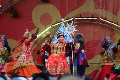 Бабкина на час опоздала на масленичный концерт