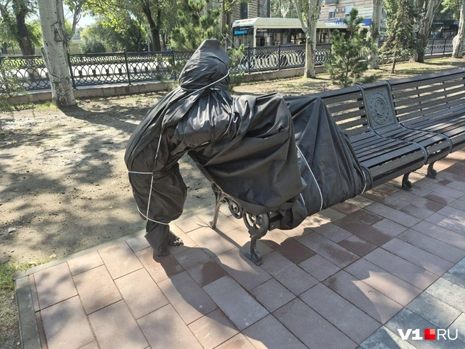 Показав на эту статую, Григорий Аванесов сказал, что это Гекльберри Финн | Источник: Ирина Яковлева / V1.RU