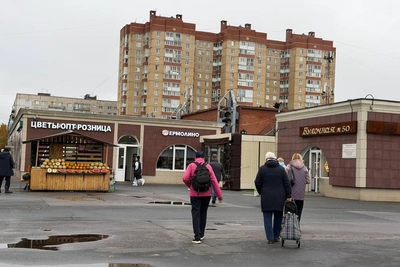 Правобережный рынок: снята крыша, идёт разбор обломков