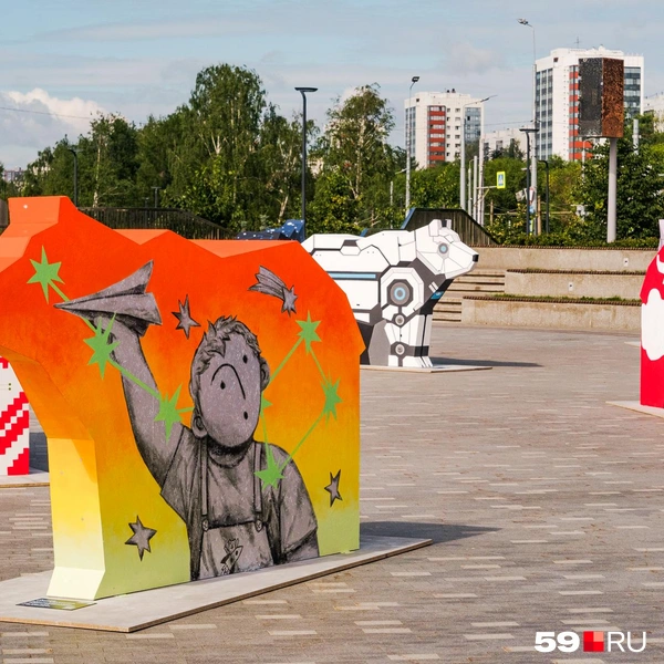 Мишка с Маленьким принцем-конструктором | Источник: Тимофей Калмаков / 59.RU