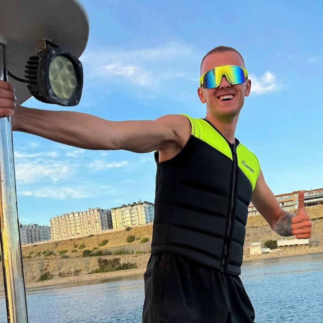 <p>Альберт Карипов </p>