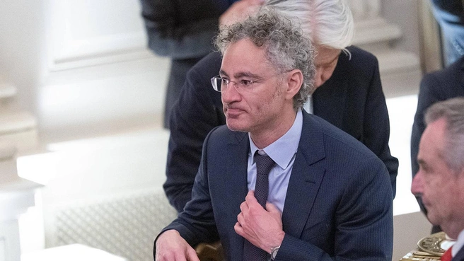 Palantir, которую возглавляет Алекс Карп, в мае 2026 года получила очередной контракт от ICE на 86,3 миллиона долларов. | Источник: MEGA