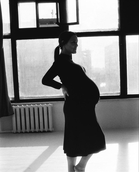 «Не насладилась — хочется еще»: супруга Константина Крюкова показала себя во время беременности