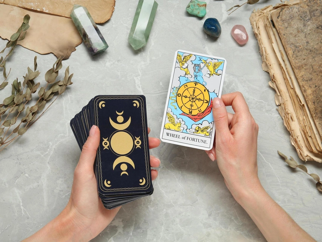 Прогноз Таро на май 2023: что ждет каждый знак Зодиака | marieclaire.ru