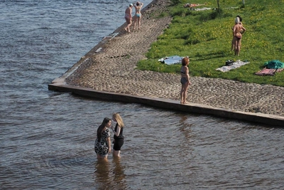 Календарное лето в Петербурге: погода пока не летняя