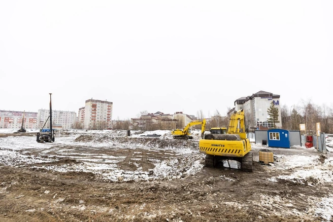 Пока появились только сваи | Источник: администрация Сургута