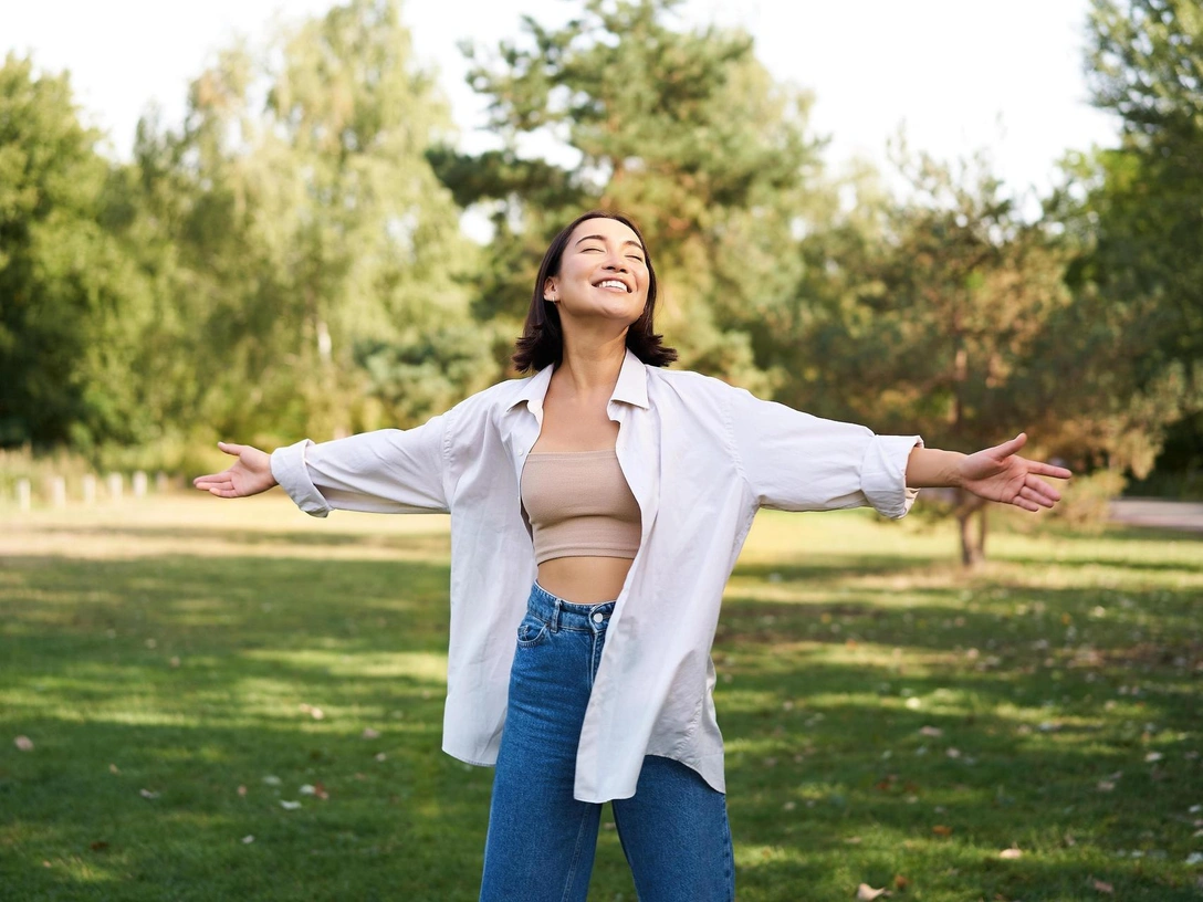 Натуральные ароматы и «съедобные» скрабы для тела: лучшие бьюти-новинки недели | marieclaire.ru