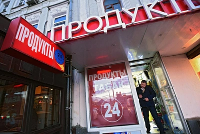 Почему в Петербурге закрываются круглосуточные магазины
