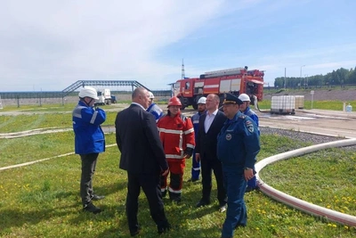 Пожар на нефтебазе под Уфой: трое пострадавших, пропавших ищут