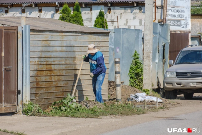 Работы на участке никто не отменял | Источник: Булат Салихов / UFA1.RU