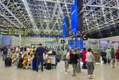 Молодожены из Перми третий день ждут вылета в Сочи