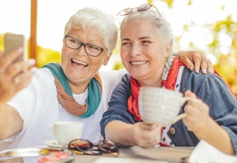 Кажется, что поезд ушел: 10 привычек, которые помогут остаться сильным духом в 60+