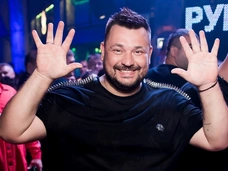 Сергей Жуков открыл самый большой «Руки Вверх Бар» в России