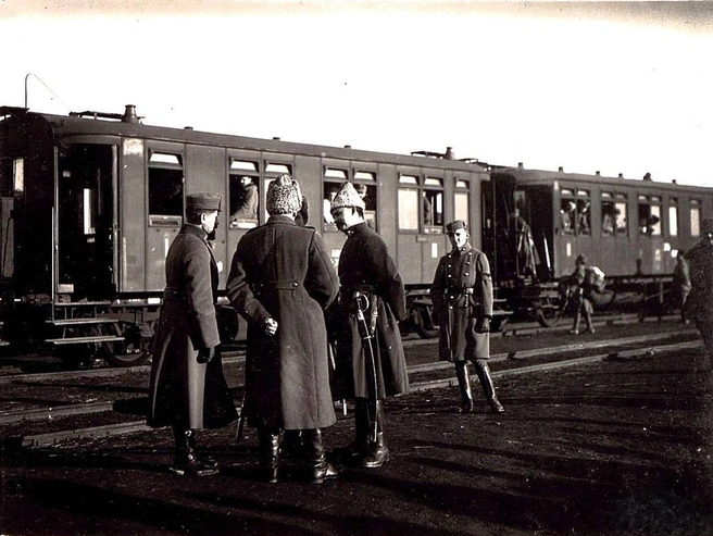 Офицеры армии Украинской Народной Республики, 1918 год | Источник: Ист. фото — журнал «Ваш тайный советник» (АЖУР)