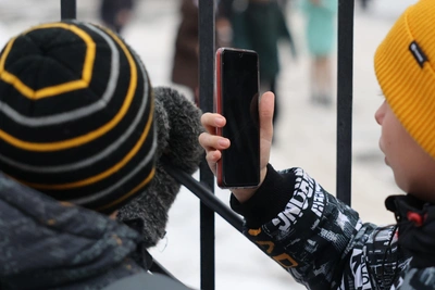 Тюменские ученики пожаловались на проверку мобильных телефонов