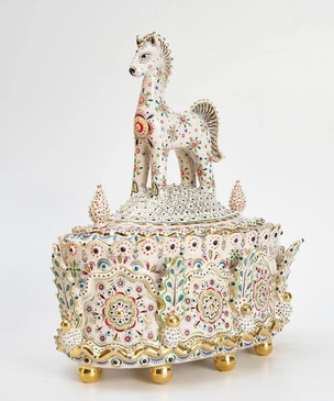 Конь-огонь: коллекция Makarov Ceramics к году Огненной лошади