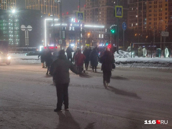 На остановке «Эдельвейс» автобус опустел наполовину | Источник: Дарья Сайфиева / 116.RU