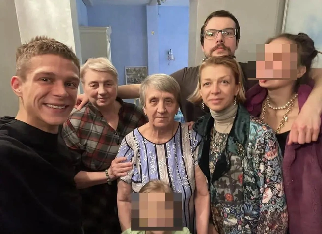 У Глеба Калюжного большая семья | Источник: kalyzhnyy / Instagram (экстремистская организация, деятельность запрещена на территории РФ)