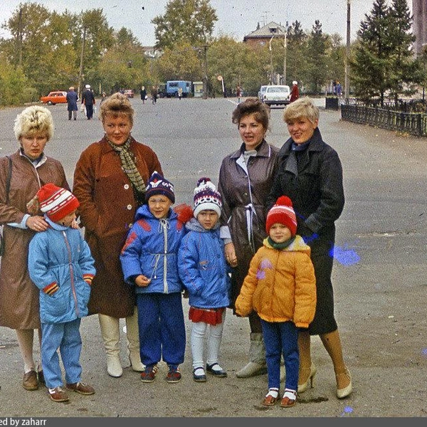 Родители переживают за выпускников | Источник: Юра Семенов / pastvu.com
