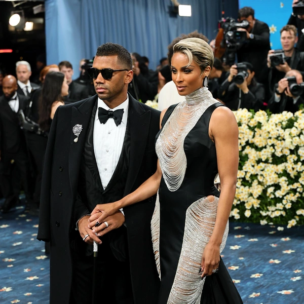 Рассел Уилсон и Сиара на Met Gala 2025 | Источник: Getty Images