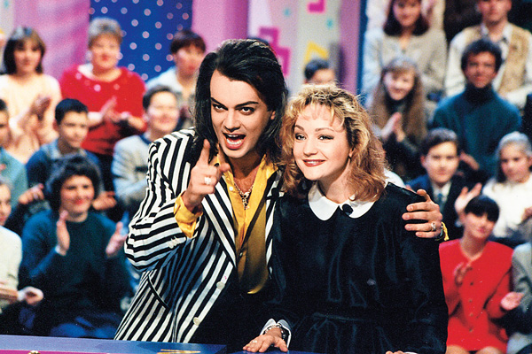 Татьяна с коллегой по сцене Филиппом Киркоровым на программе «Поле чудес», 1997 год