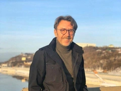 «Давно вбита свая о стройном теле»: Шнуров раскритиковал идею худеть на заграничном препарате