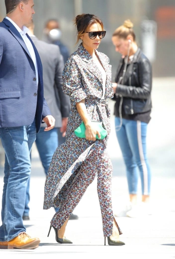 Виктория Бекхэм в Нью-Йорке | marieclaire.ru