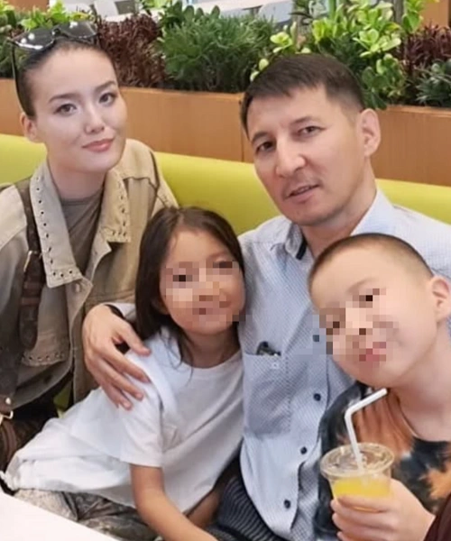 Карина родила избраннику дочь и сына