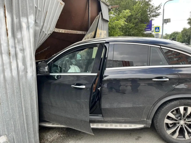 На снимке видно, что раскрылась подушка безопасности | Источник: ГАИ Челябинска 
