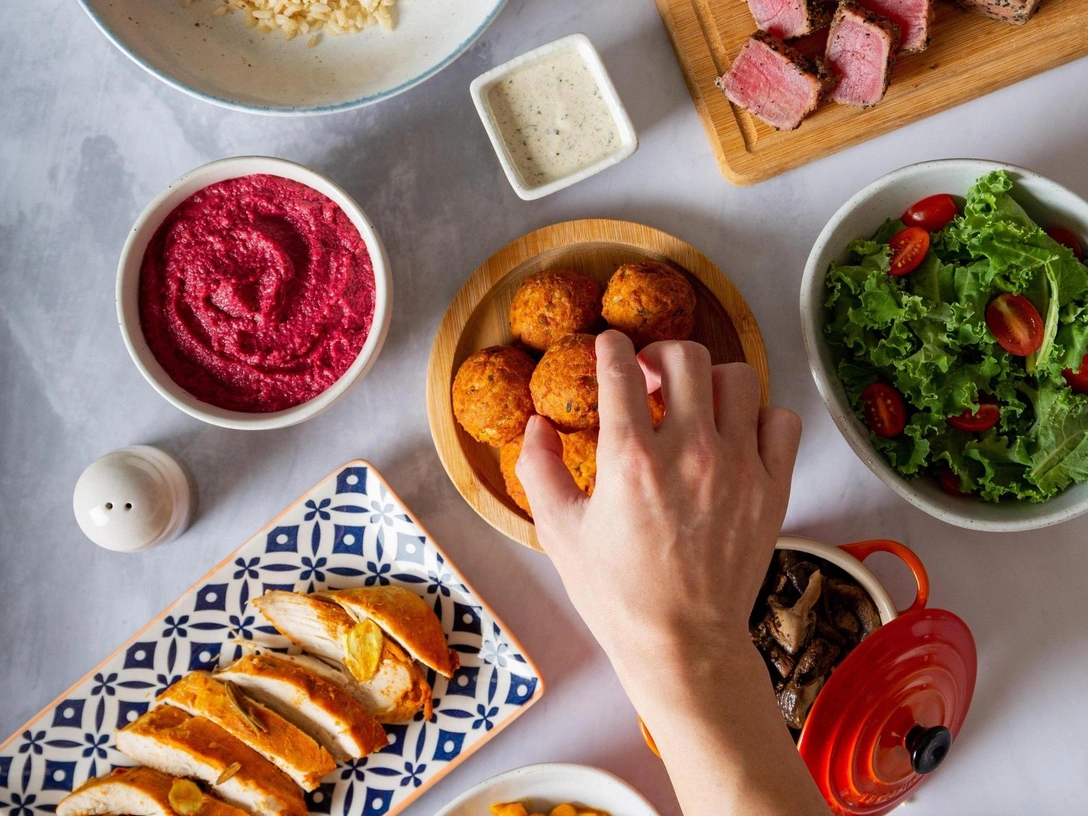 «Антивозрастной» завтрак: что есть с утра, чтобы выглядеть на 10 лет моложе | marieclaire.ru