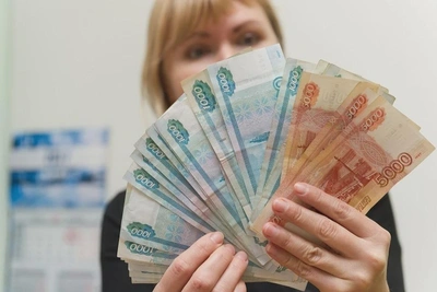 Суд взыскал с многодетной матери 72 тысячи рублей за незаконные пособия