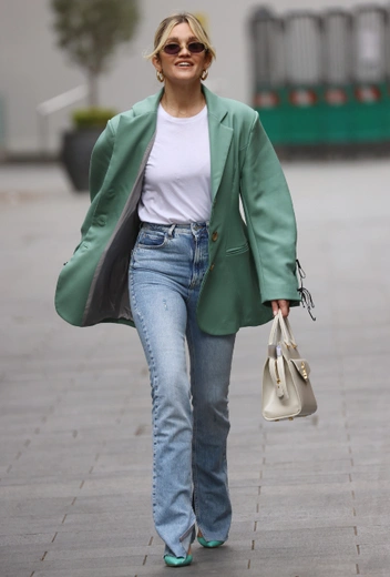 Эшли Робертс в Лондоне | marieclaire.ru