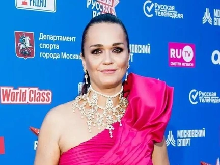 «Прочь, негатив!»: певица Слава, находящаяся в глубокой депрессии, постриглась под мальчика