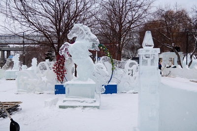Ледовый городок в Новосибирске построен, горки только прямые