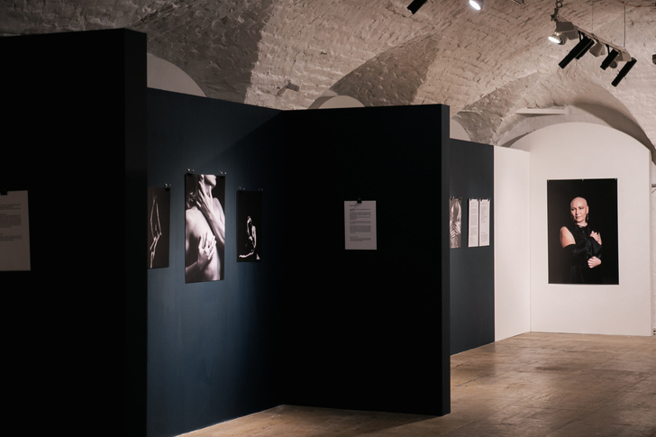 «Восхождение. Свет в темноте»: выставка фотографий в Музее архитектуры имени Щусева