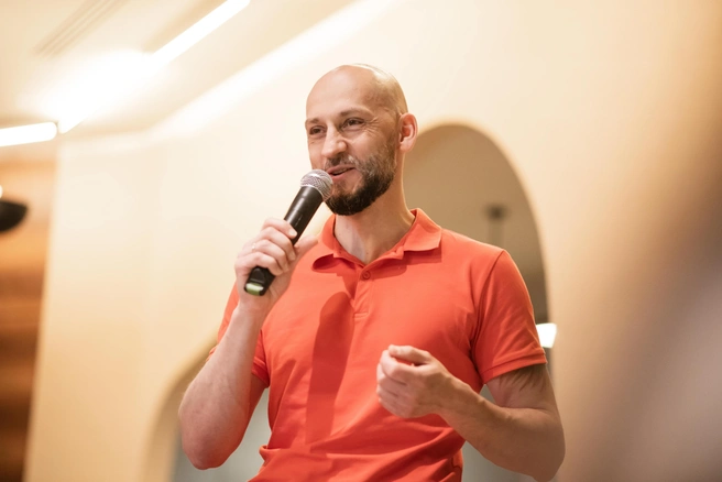 Генеральный директор Билайна Сергей Анохин рассказал о том, как Билайн перезагружает стратегию для улучшения связи и защиты волгоградцев | Источник: Рустам Афлятунов