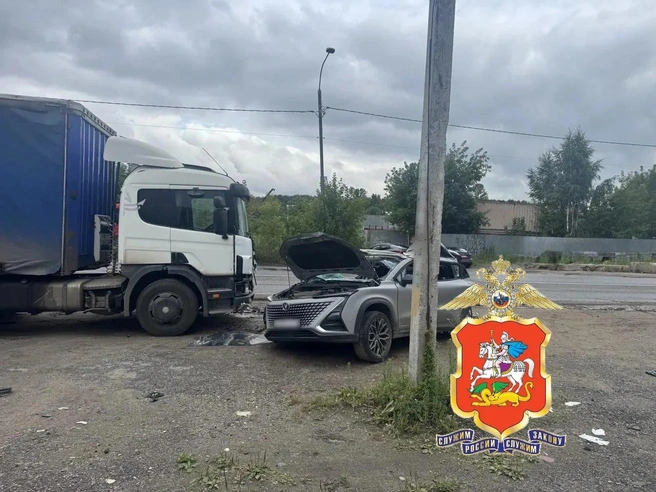 Еще одно фото с места аварии, оперативная съемка | Источник: «Подмосковная полиция» / MAX