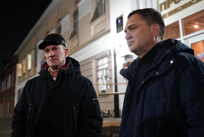 Обращение в Генпрокуратуру Алексей Корочкин и его адвокат Дмитрий Кривошеев подали в ноябре прошлого года&nbsp;— во время визита генпрокурора Игоря Краснова | Источник: Михаил Шилкин 