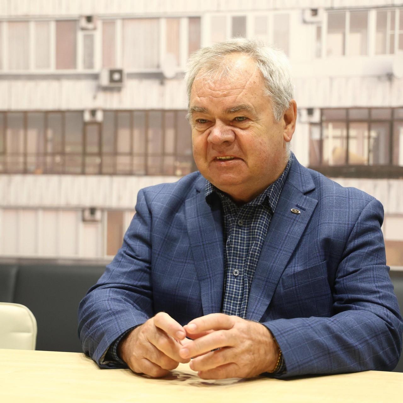 <p>Анатолий Лебедев</p>