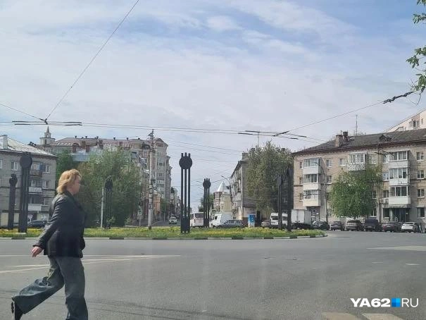 На площади Свободы к Дню Победы даже не отремонтировали памятник | Источник: Светлана Коновалова / YA62.RU