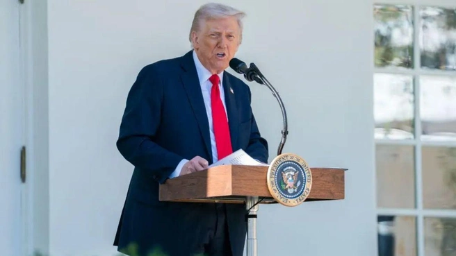 По данным книги, Трамп не имел проблем с признанием Ноэм об убийстве собаки. | Источник: MEGA