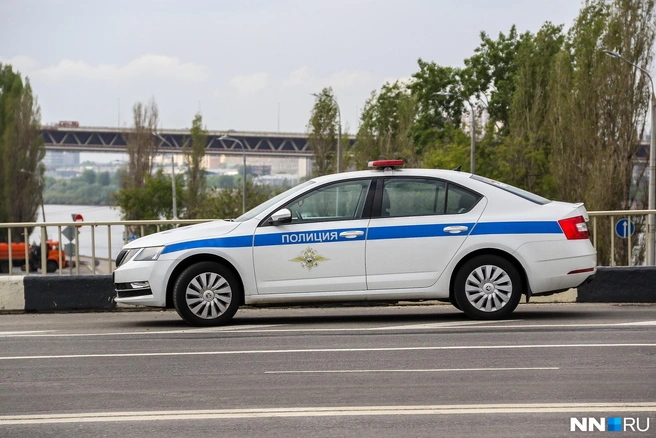 Парень взял ноутбук и ушел из дома | Источник: Наталья Бурухина / NN.RU