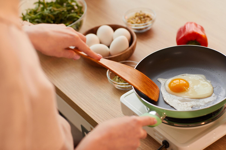 Как нельзя готовить яйца — способы, которые реально вредят здоровью
