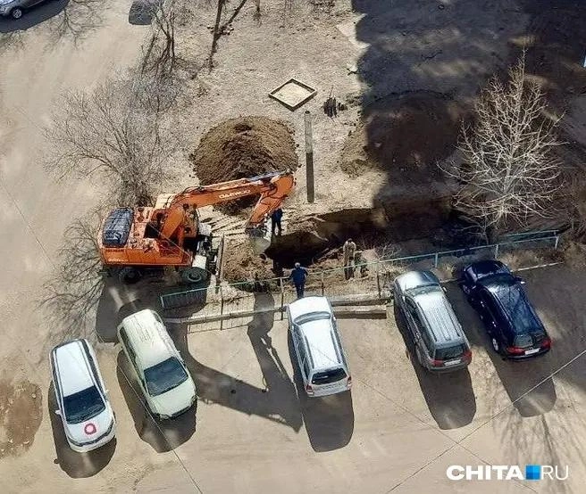 В ТГК-14 обещали в мае провести здесь благоустройство, но в апреле начали снова копать | Источник: очевидец