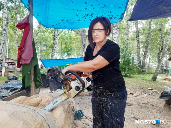 Мария приехала в Россию впервые. В Томске ее впечатлила уникальная деревянная архитектура | Источник: Анастасия Харламова / NGS70.RU