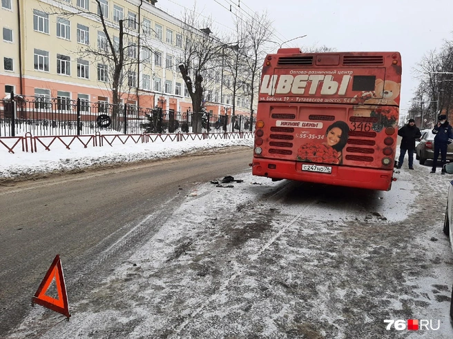 Движение на Большой Октябрьской пока затруднено | Источник: Екатерина Лещенкова