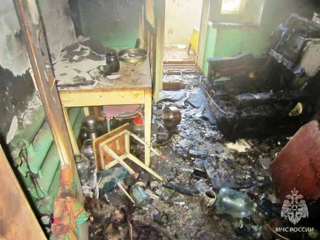 Очаг возгорания находился где-то тут. | Источник: ГУ МЧС по Саратовской области.