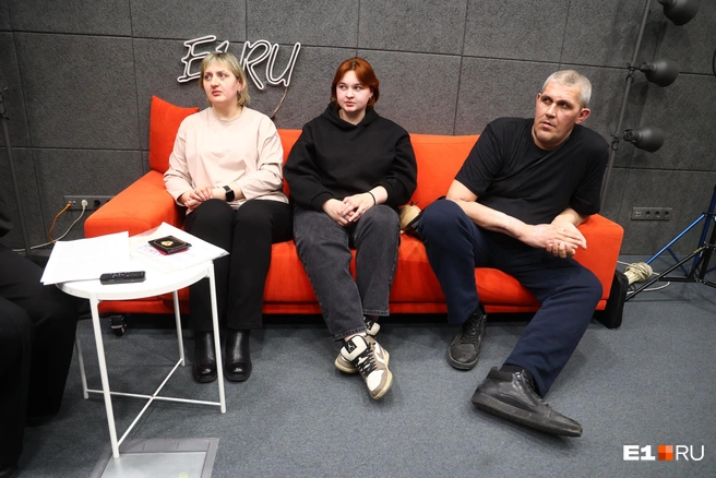 Максим с семьей: женой и дочкой | Источник: Владислав Лоншаков / E1.RU