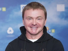 «Дышать она уже могла. Секунды бы хватило… Ужас!»: звезда «Физрука» Сычев вспомнил, как спас старшую дочь от смерти