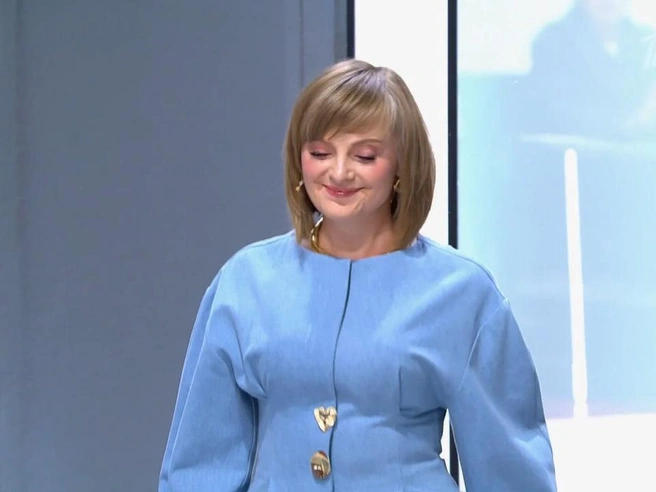 После преображения Валентина выглядит значительно моложе | Источник: Первый канал